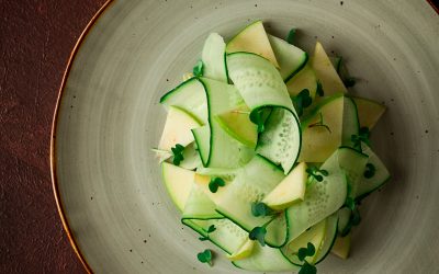 Sommerlicher Apfel-Gurken-Salat